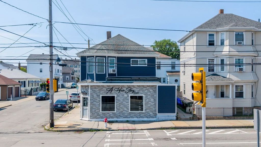 1413 Rodman St, Fall River