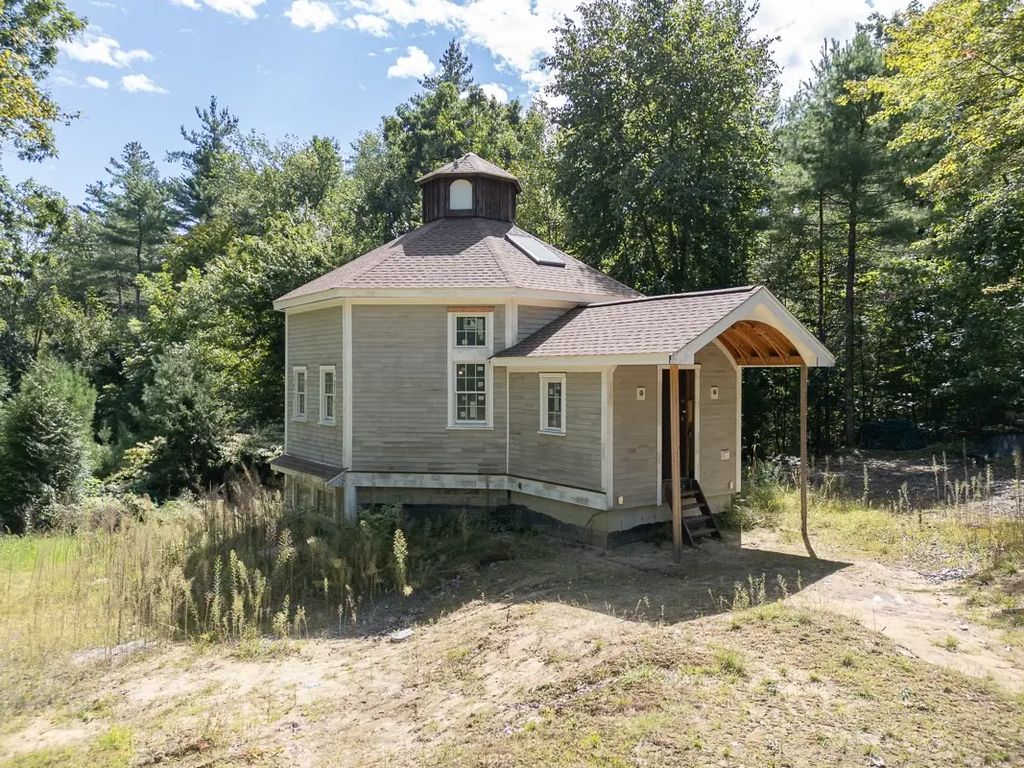 12 Cranberry St, Pepperell
