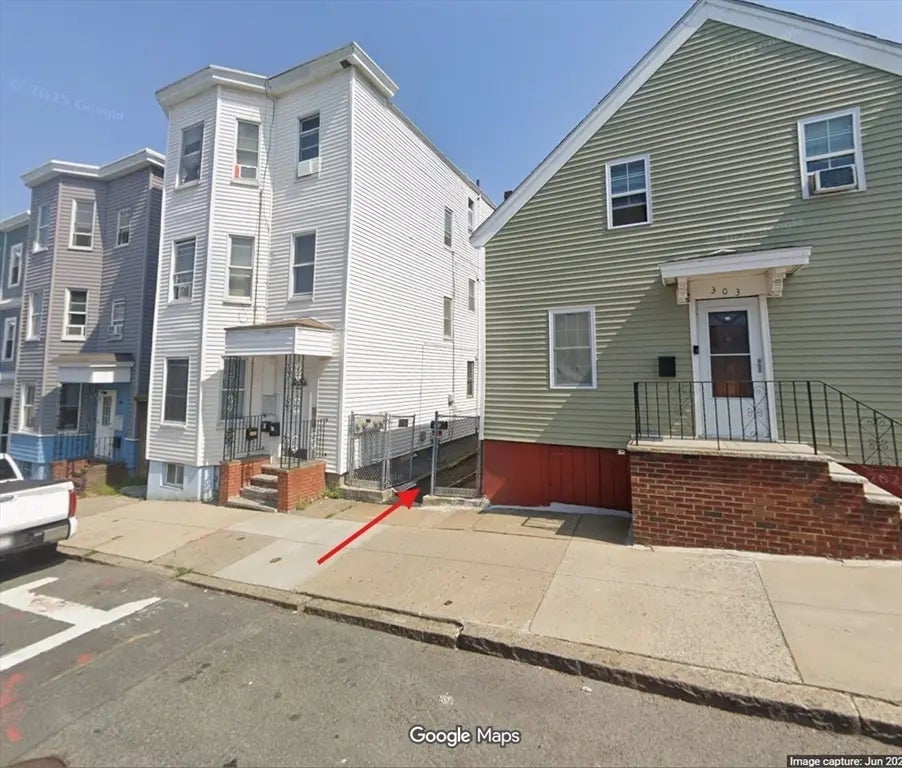 305r Lexington St, Boston