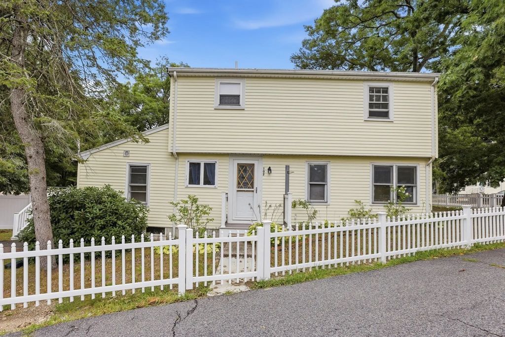 107 Pond St, Rockland