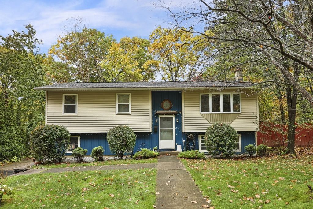 225 Brown St, Pittsfield