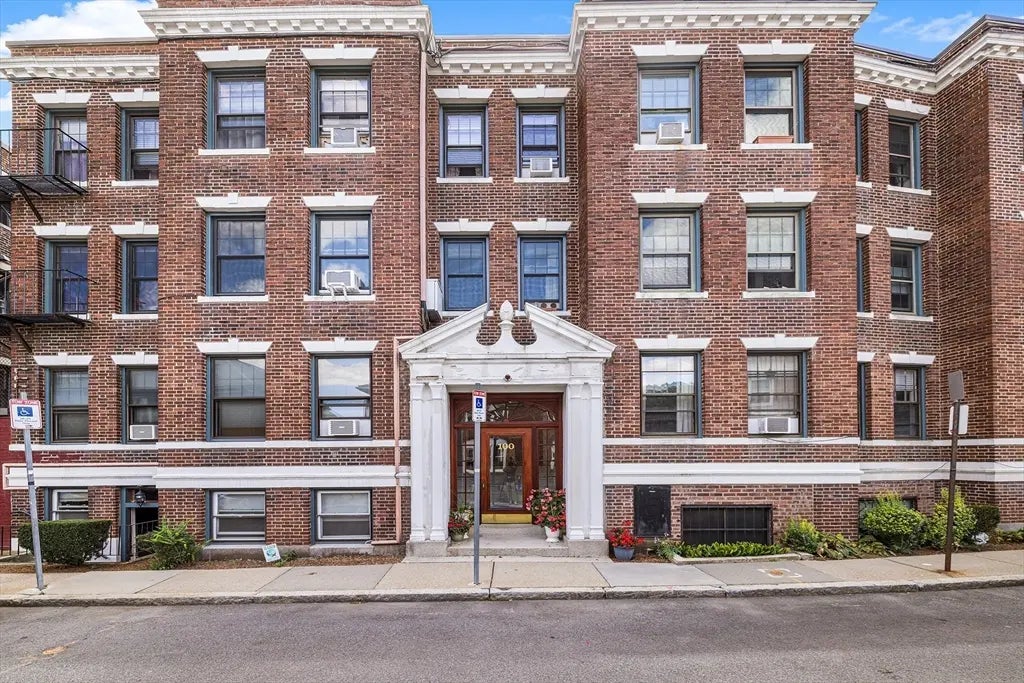 100 Lanark Rd #a, Boston
