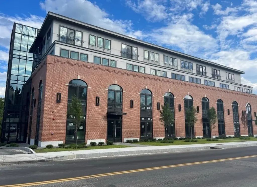 80 Bridge St #104, Dedham