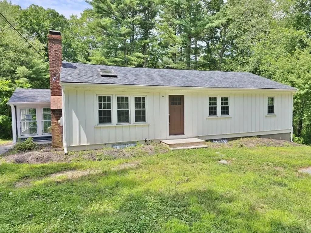 512 Lincoln St, Duxbury