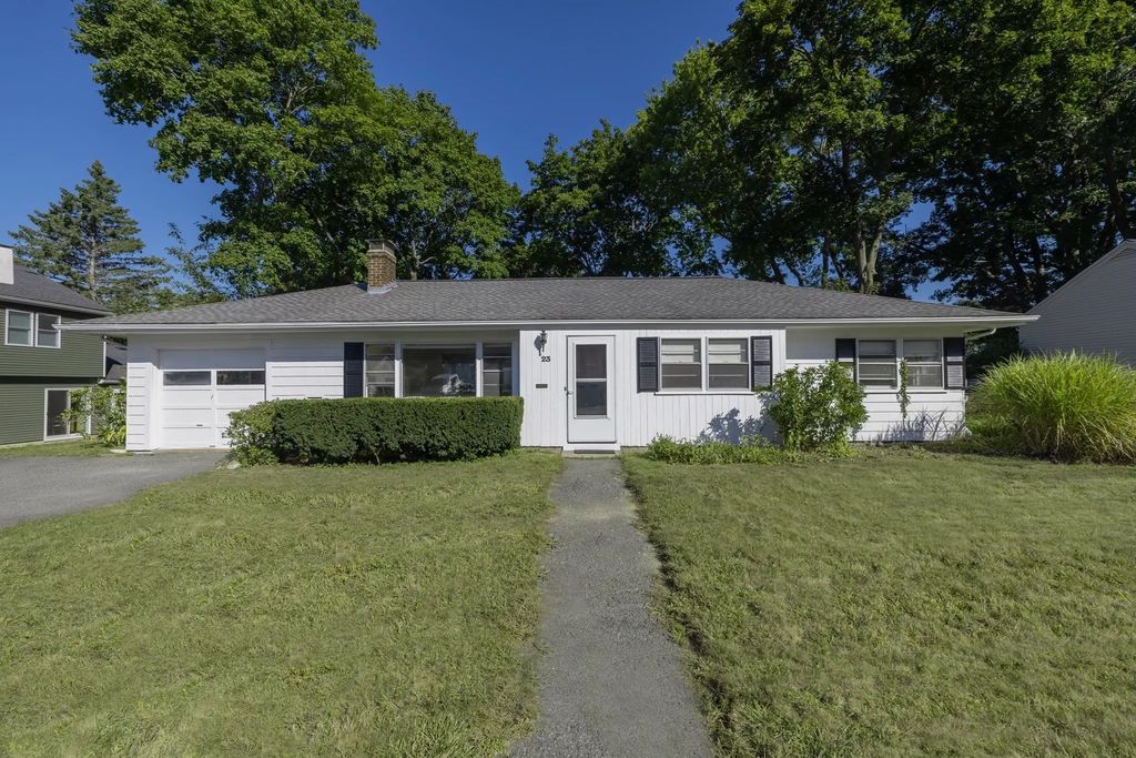 23 Spring Valley Rd, Natick