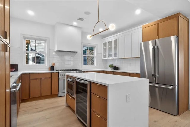 202 Powder House Blvd #1, Somerville