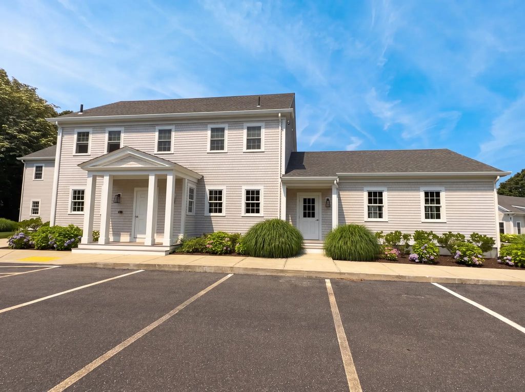 100 Dillingham Ave #a101, Falmouth