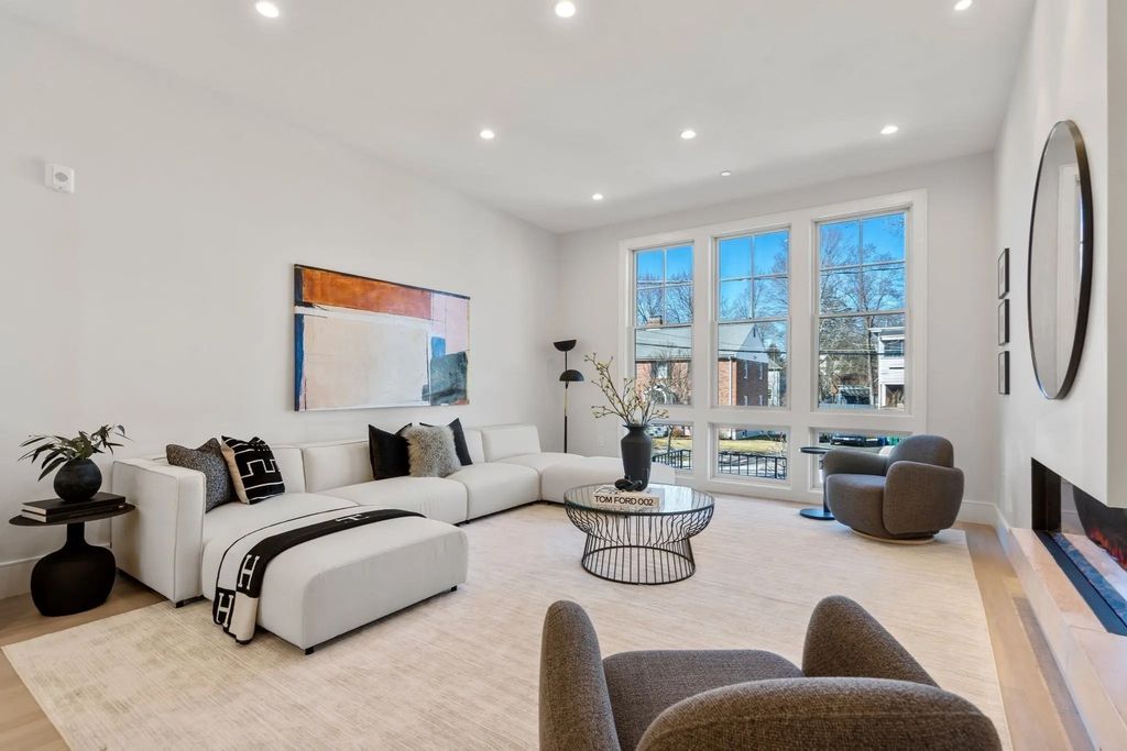 4 Knowles St #4, Newton