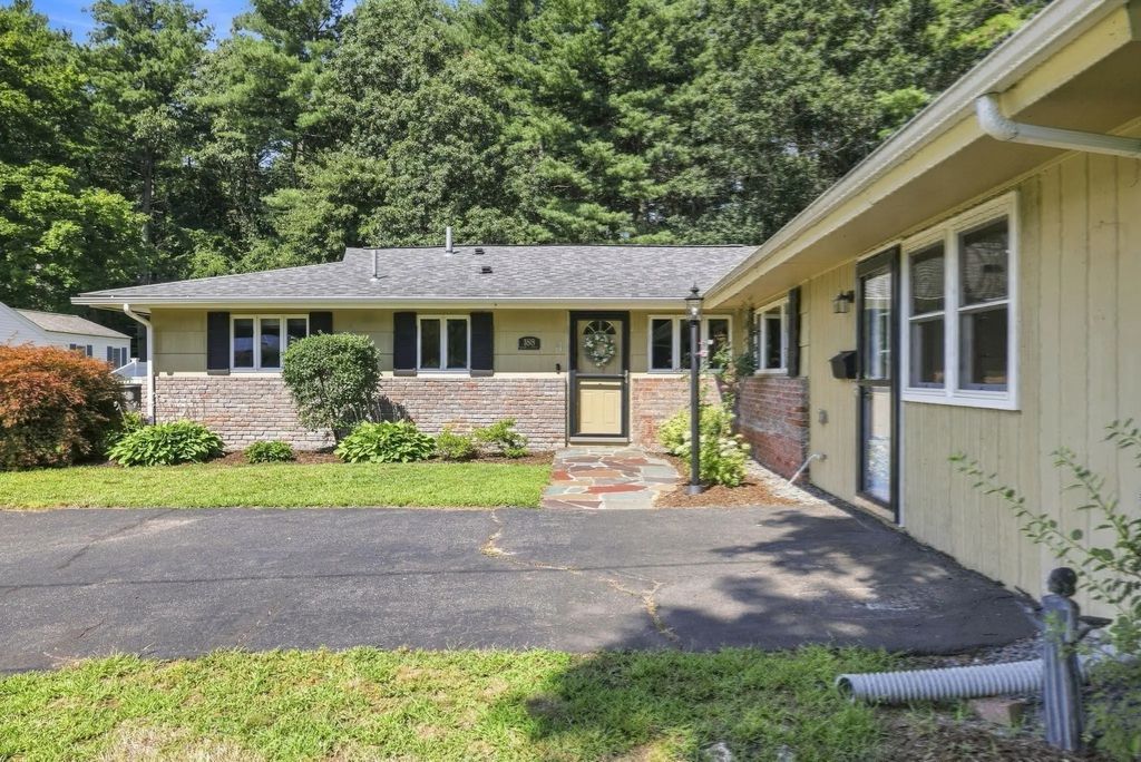 188 Baldwin Ave, Framingham