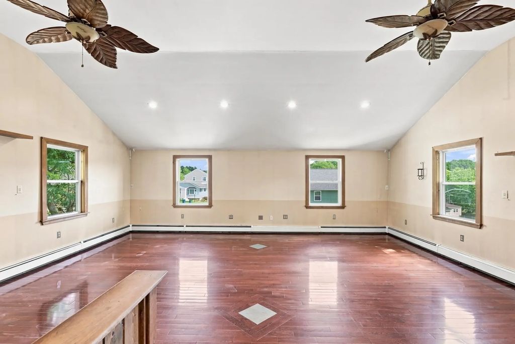5 Pond Ln Ext, Billerica