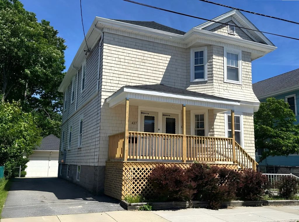 435-437 Stetson St, Fall River