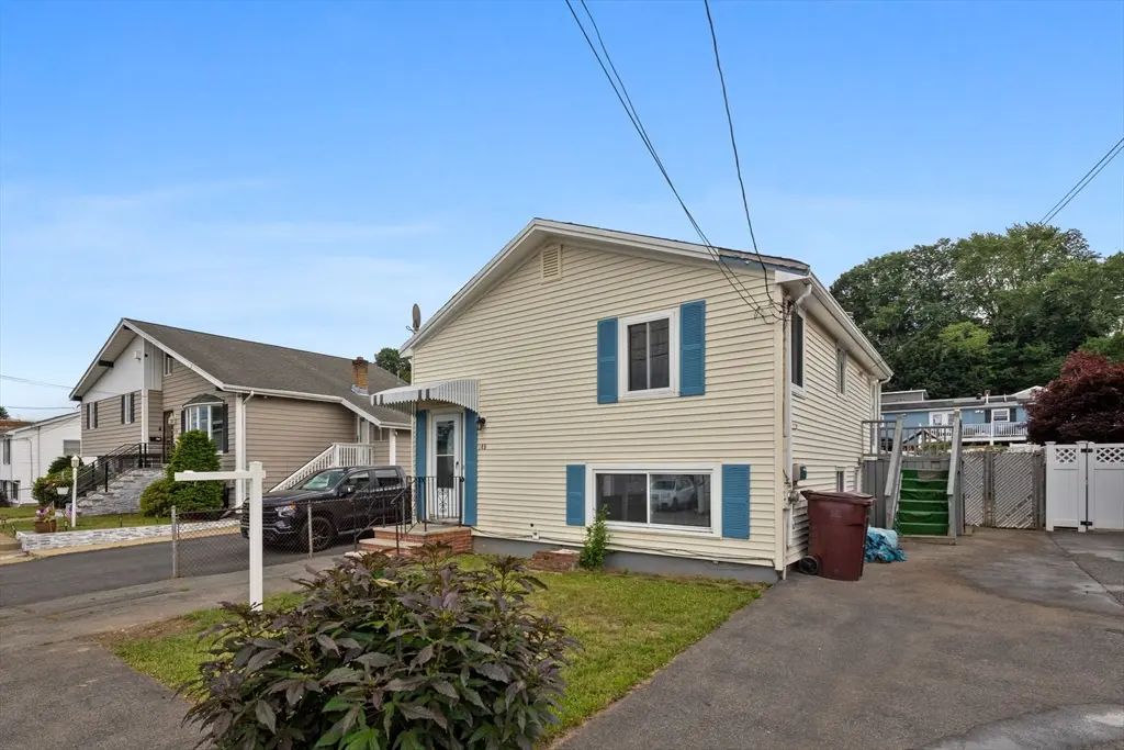 105 Oakwood Ave, Revere