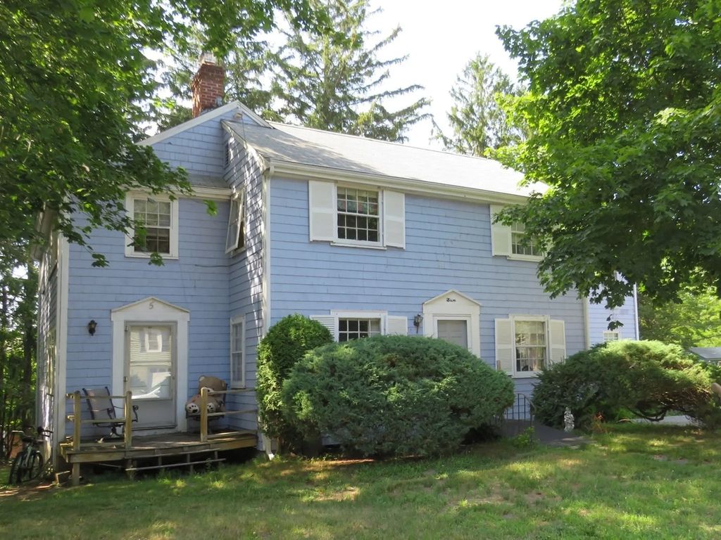 5 Cape Cod Lane, Canton