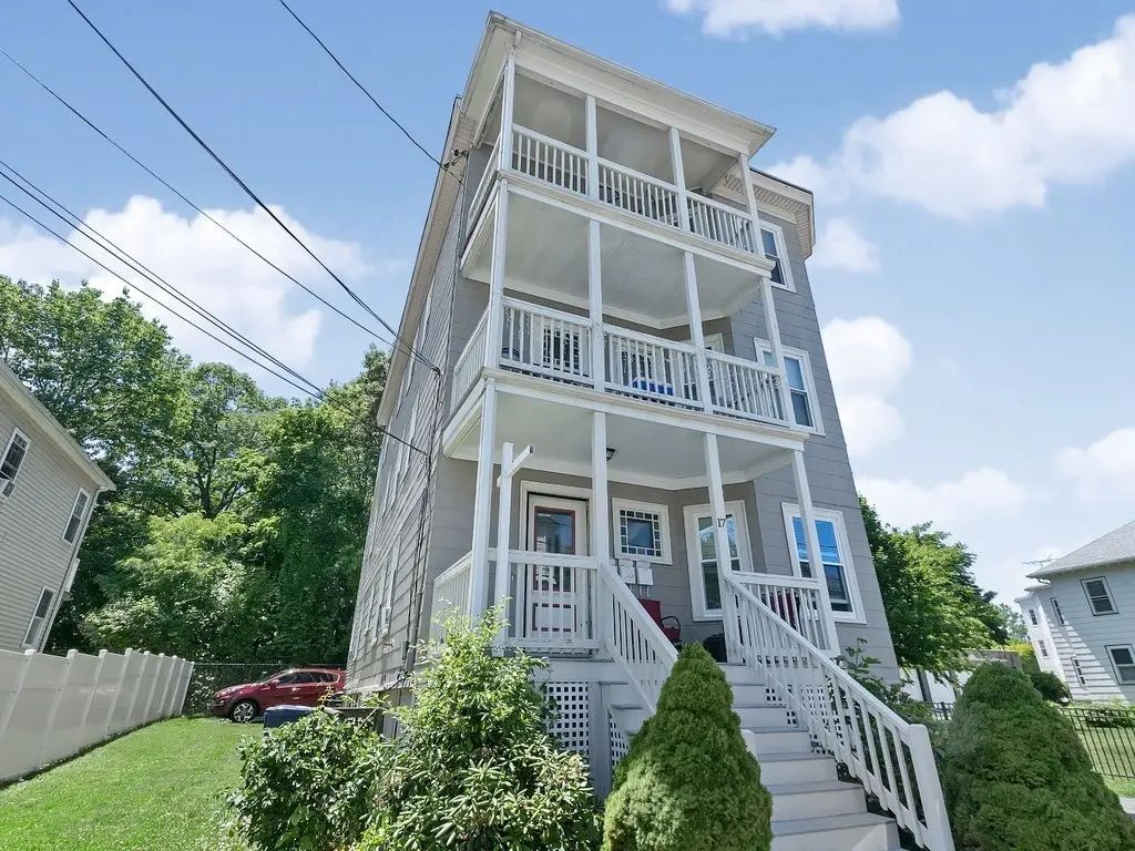 17 Wyvern St #3, Boston