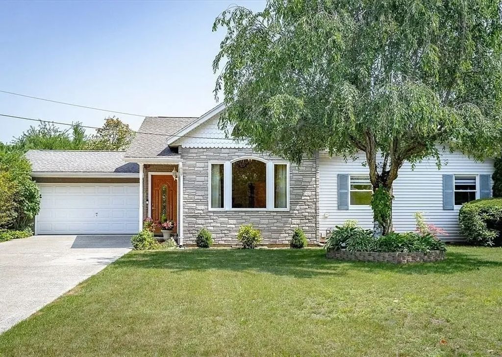 24 Old Feeding Hills Rd, Westfield
