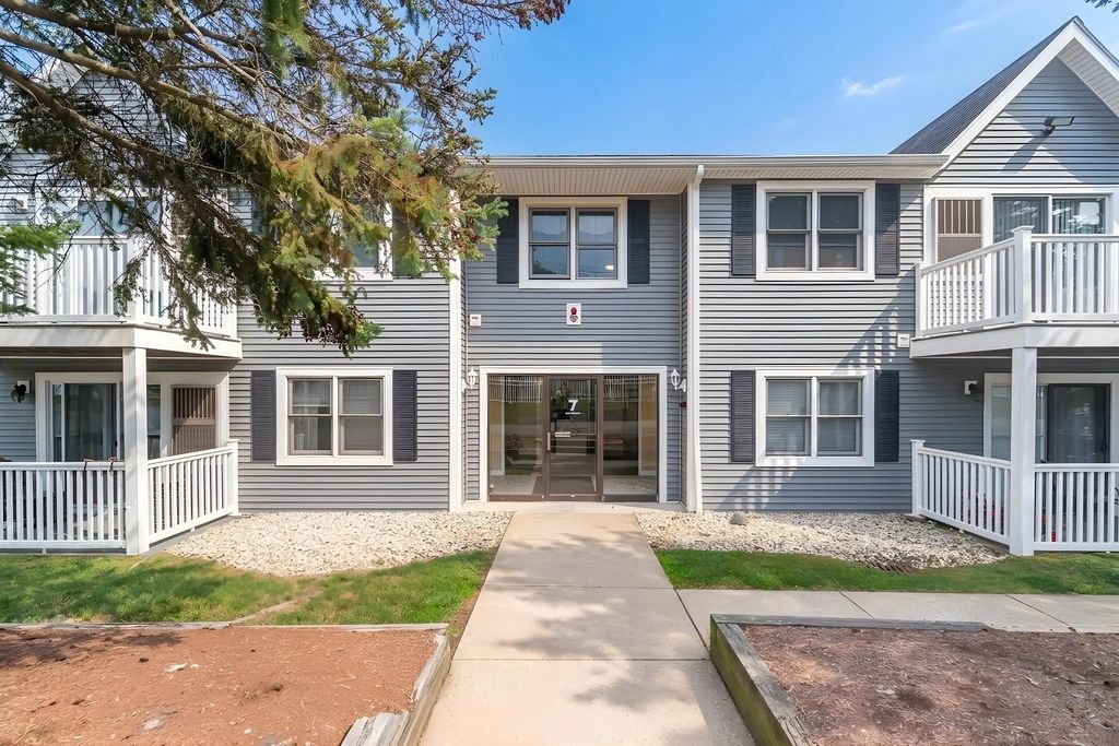 450 Somerset Ave #705, Taunton