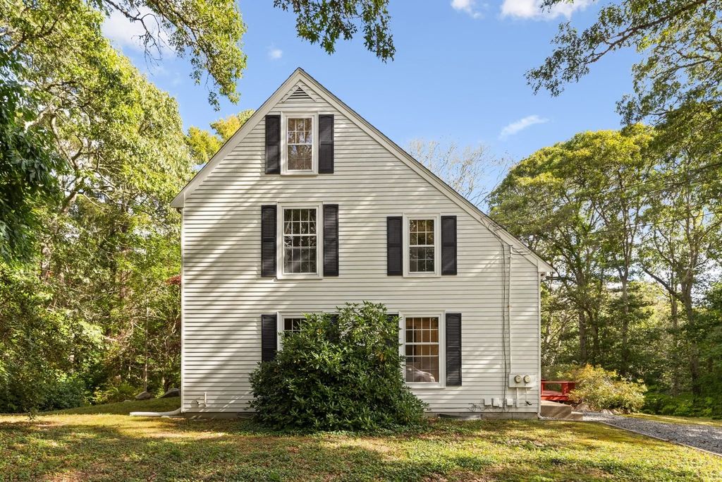 204 Woods Hole Rd, Falmouth