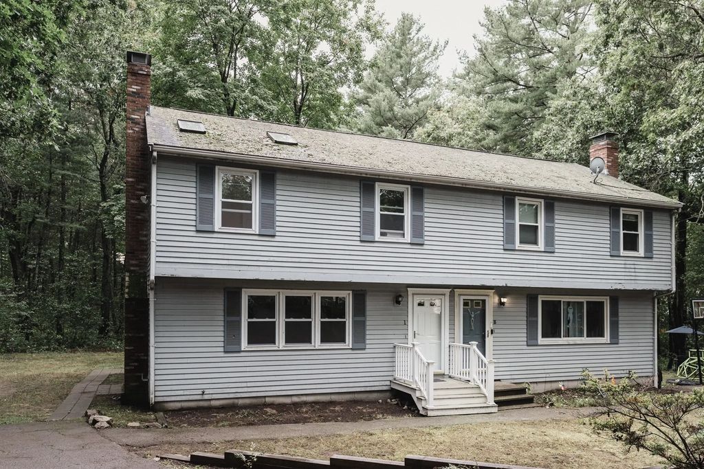 7 Ledgeville Ave #a, Foxboro