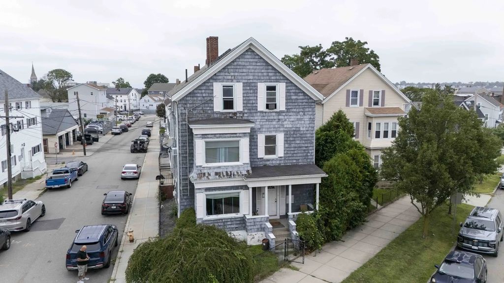 593 Plymouth Ave, Fall River