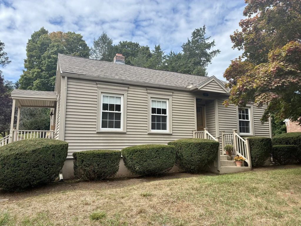 901 Homestead Avenue, Holyoke