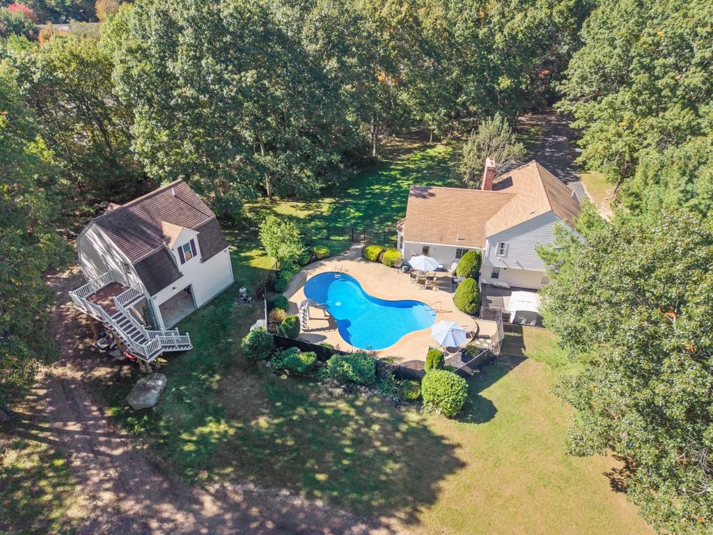 50 Ivy Cir, Bridgewater