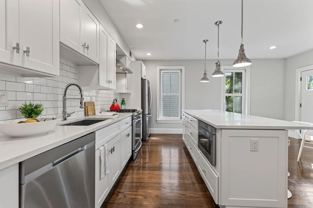 52r River St #2, Boston