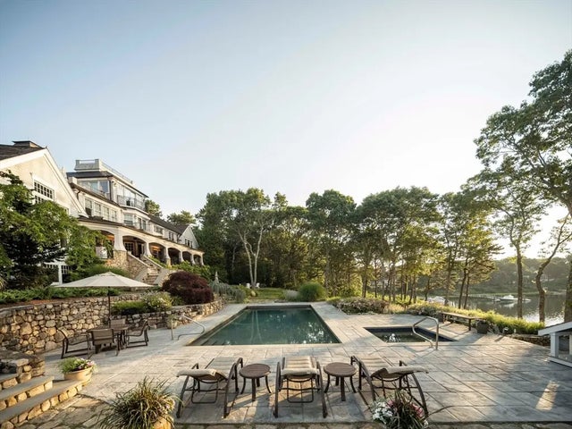 835 Old Post Road, Barnstable