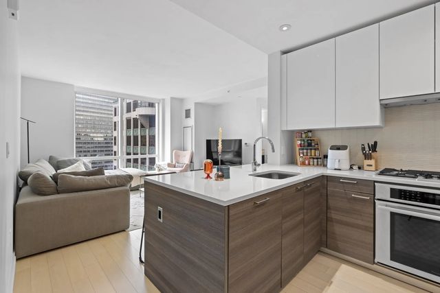 1 Franklin St #2110, Boston