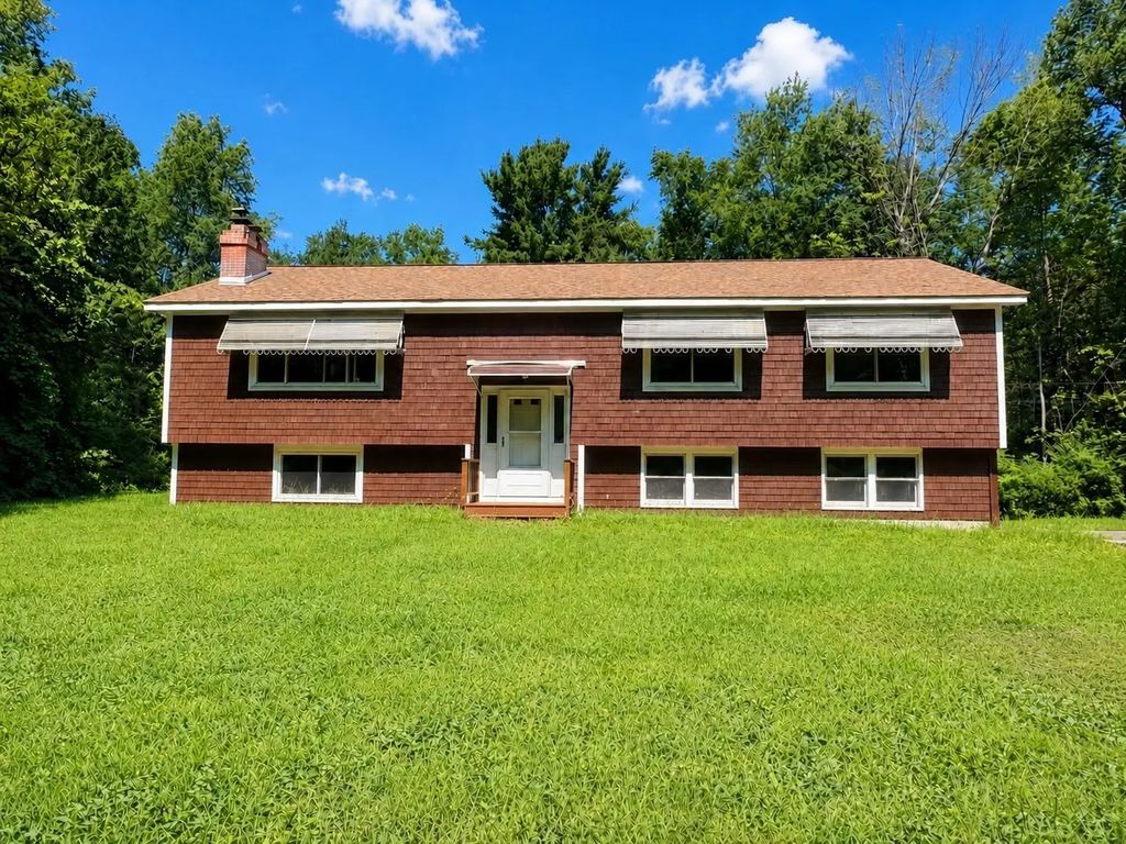177 Fred Snow Road, Becket