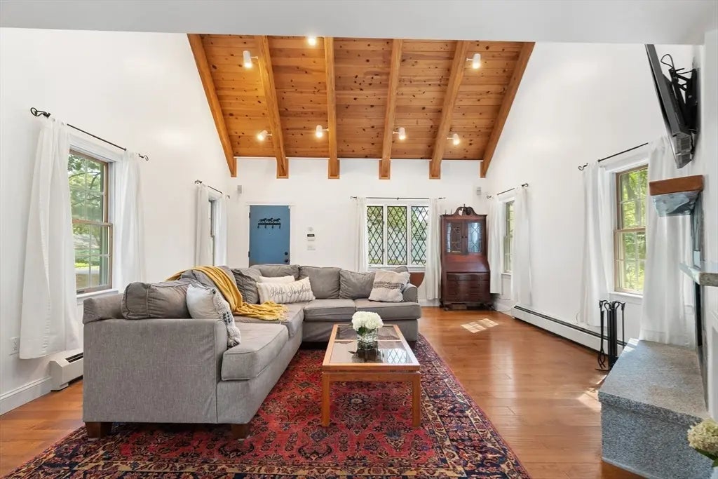 18 Greenwood St, Lexington