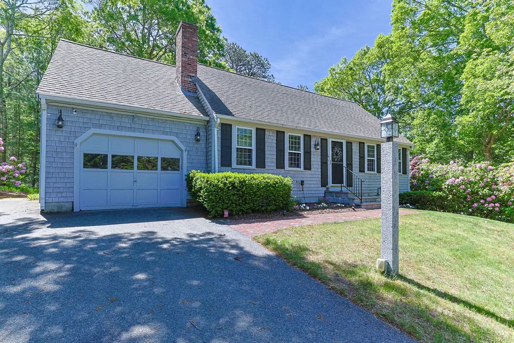 114 King Arthur Dr, Barnstable