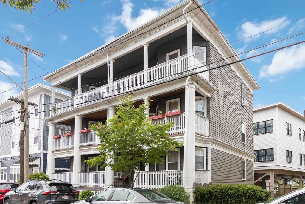 10 Beach Rd #1, Winthrop