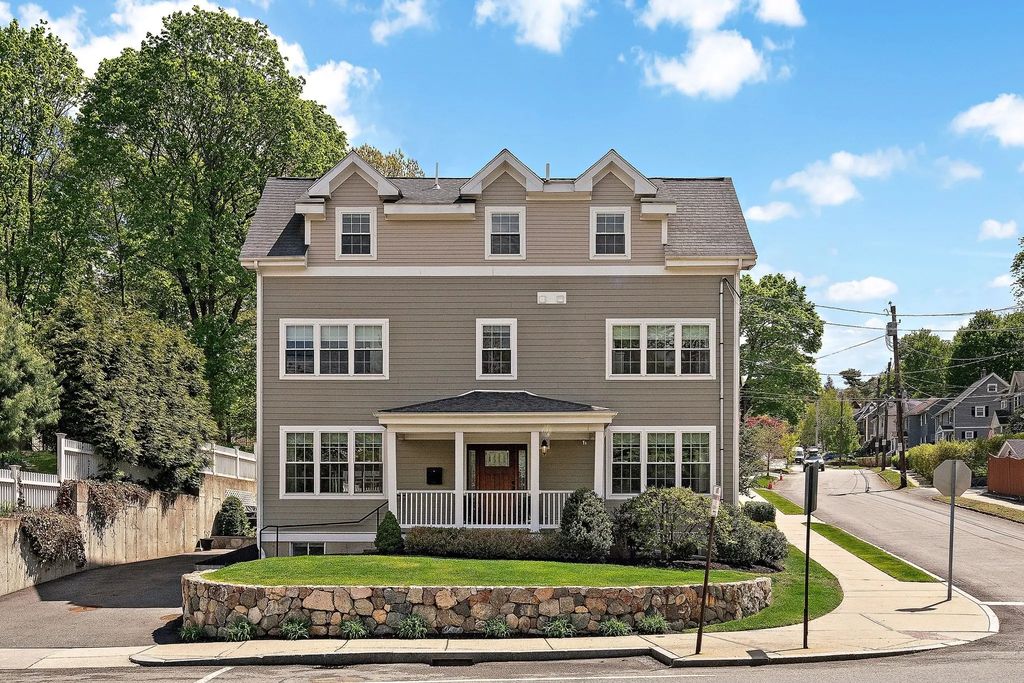 465 Washington Street #465, Winchester