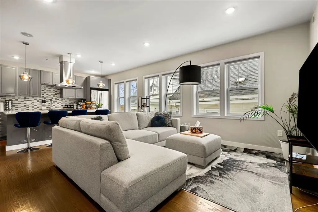 47 Sargent St #3, Boston