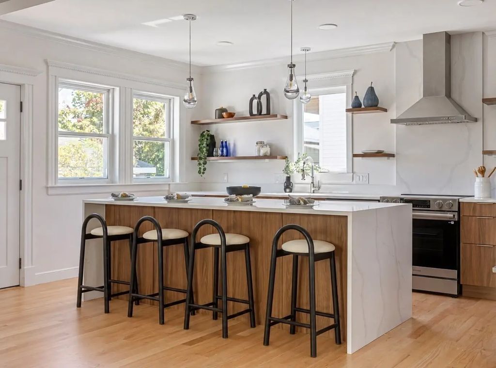 83 Kenmere #2, Medford