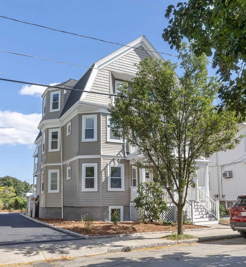 83 Kenmere #2, Medford