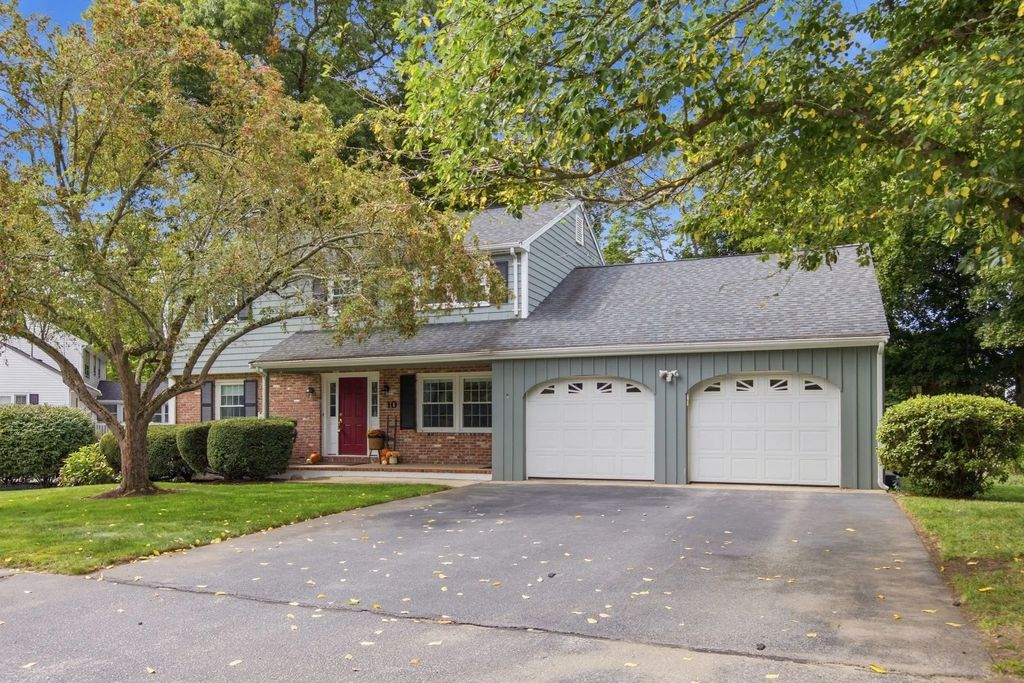 10 Red Gate Ln, Reading