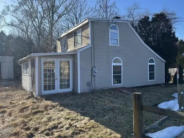 109 Somers Rd, East Longmeadow