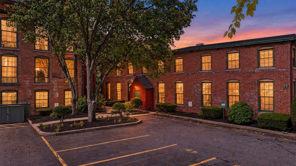14 Sanford St #5, Medway