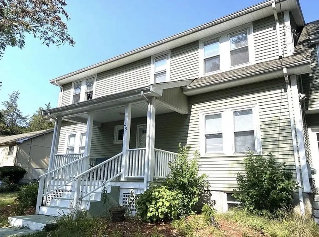 405 Village St #2, Millis