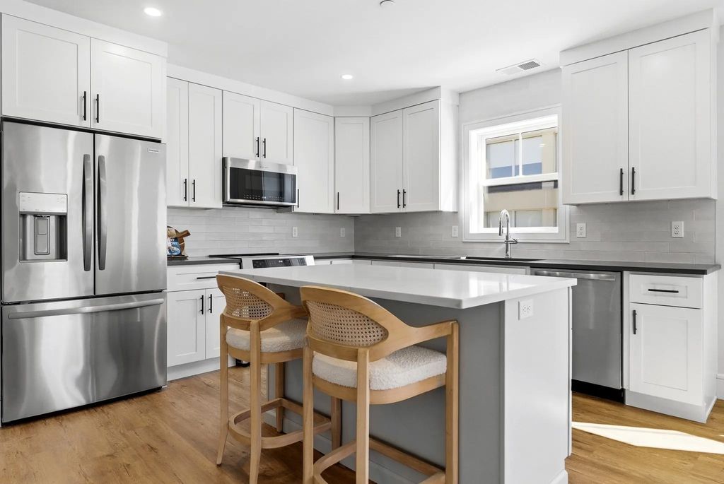 1000 Washington St #205, Dedham