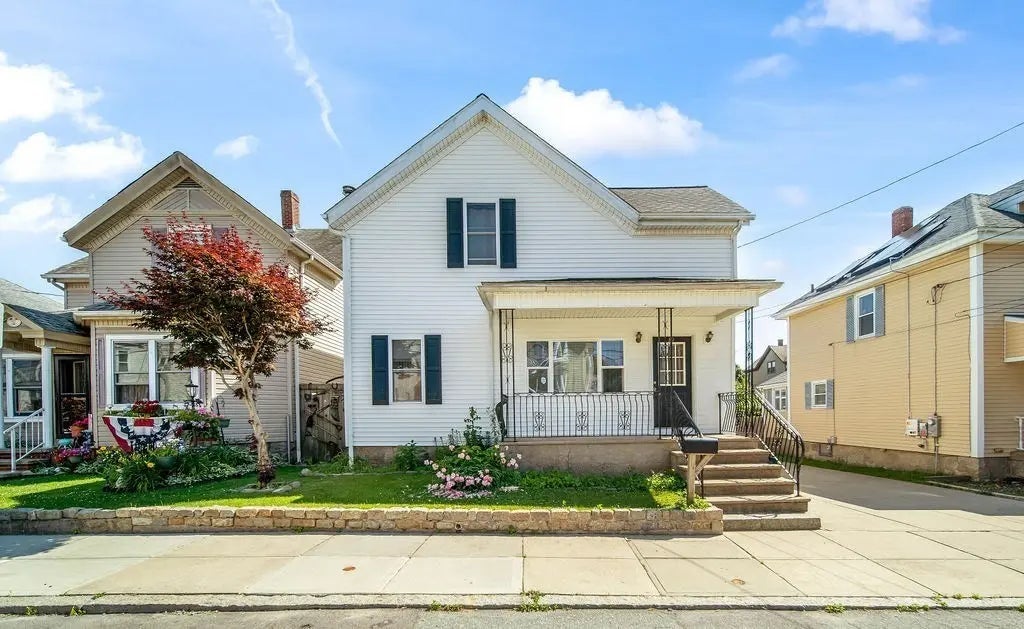 89 Lafayette St, Fall River