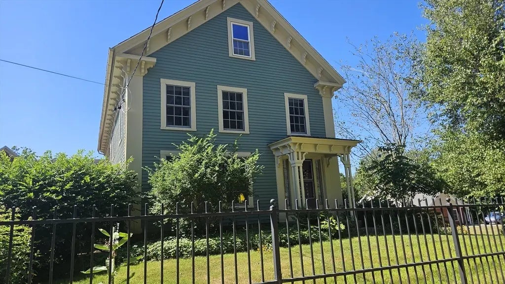 7 Williamsville Rd, Hubbardston