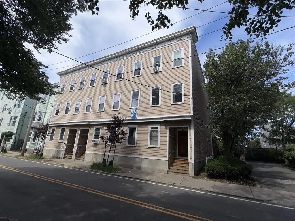 243 Columbia, Cambridge