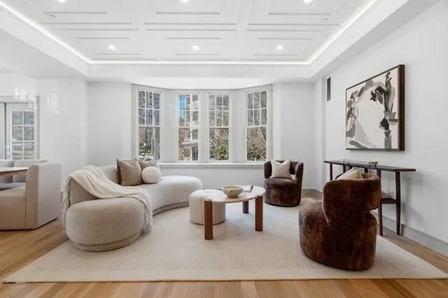 92 Sewall Ave #2c, Brookline