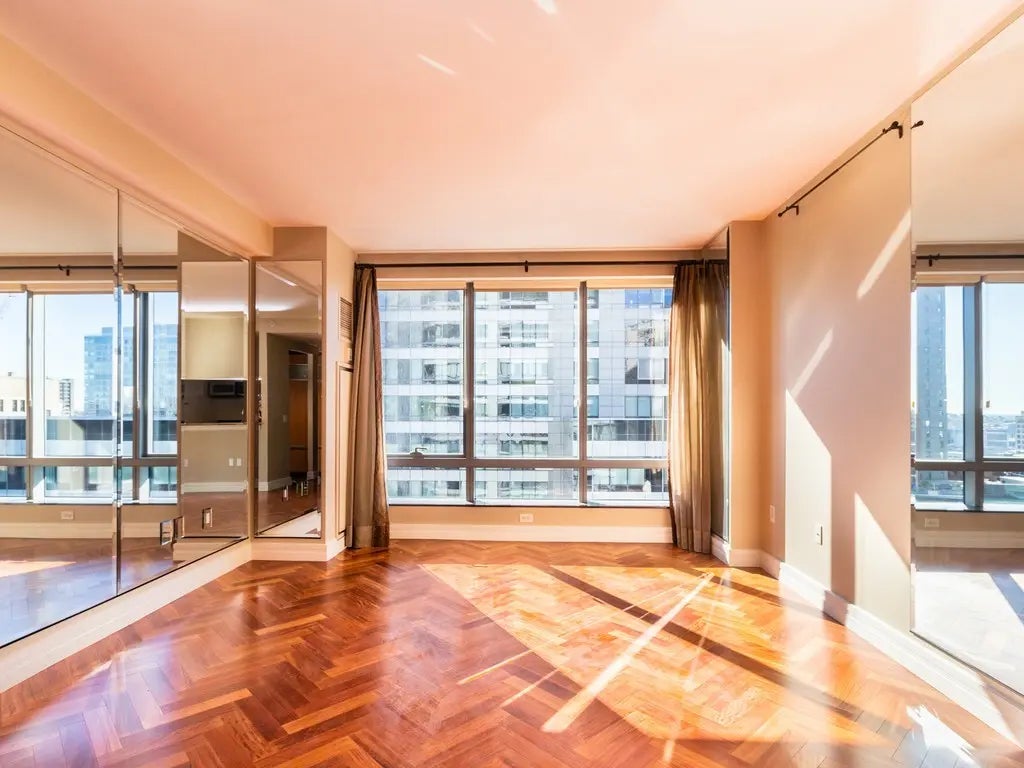 1 Avery St #17c, Boston