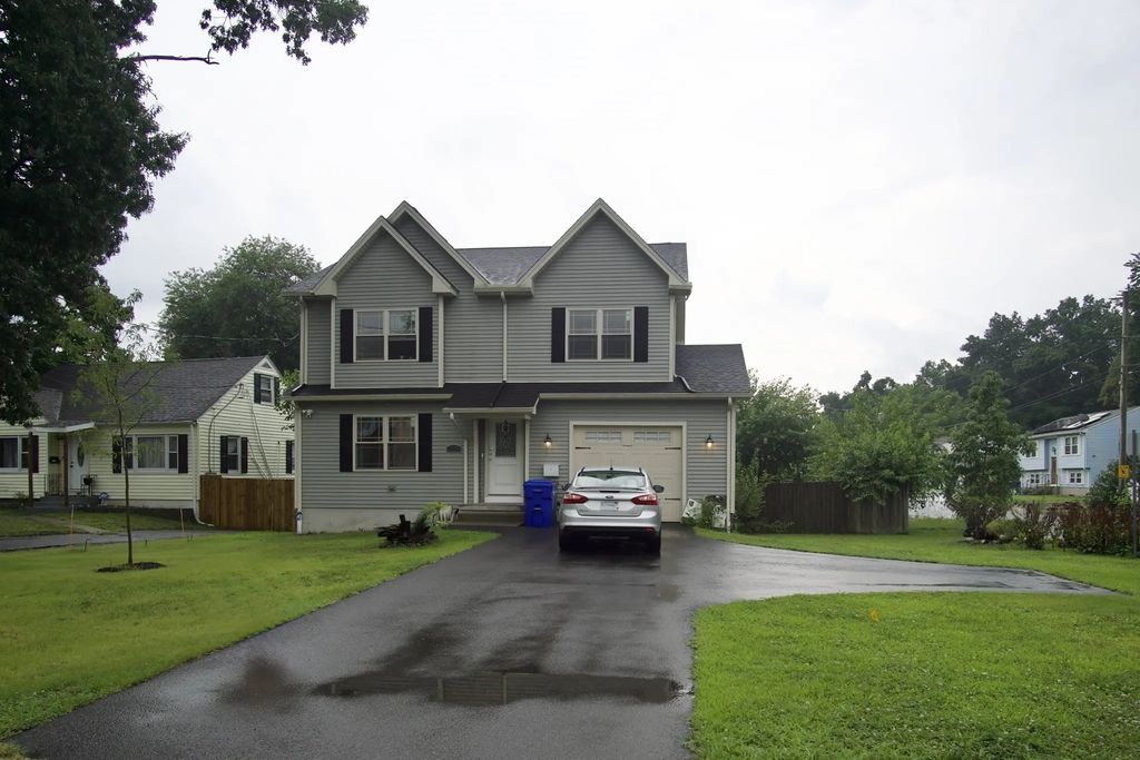 1289 Bay St., Springfield