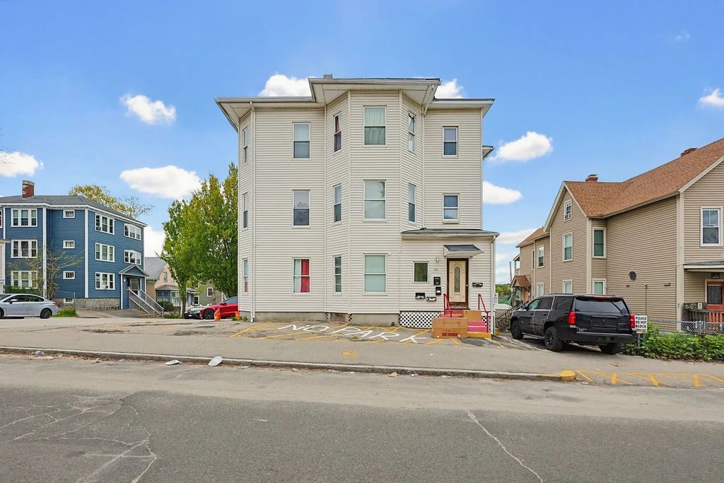 22 Hollywood St #4b, Worcester