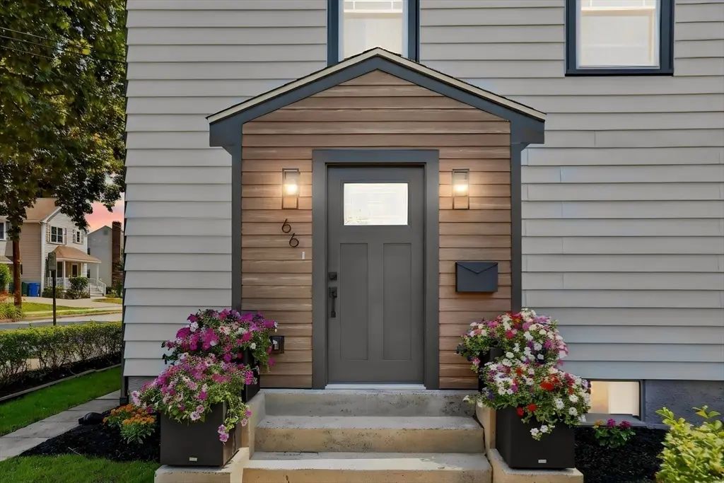 66 Linden St, Newton