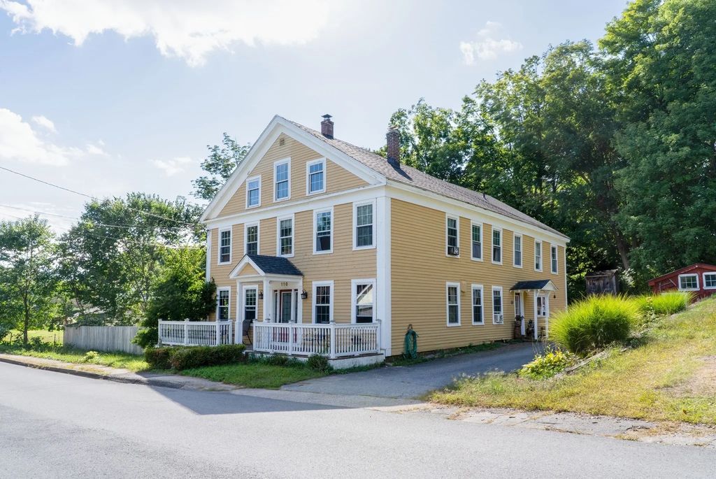 110 Maple St, East Brookfield
